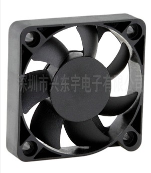 微型風機廠家?guī)窇浤羌尤诵牡倪^去！